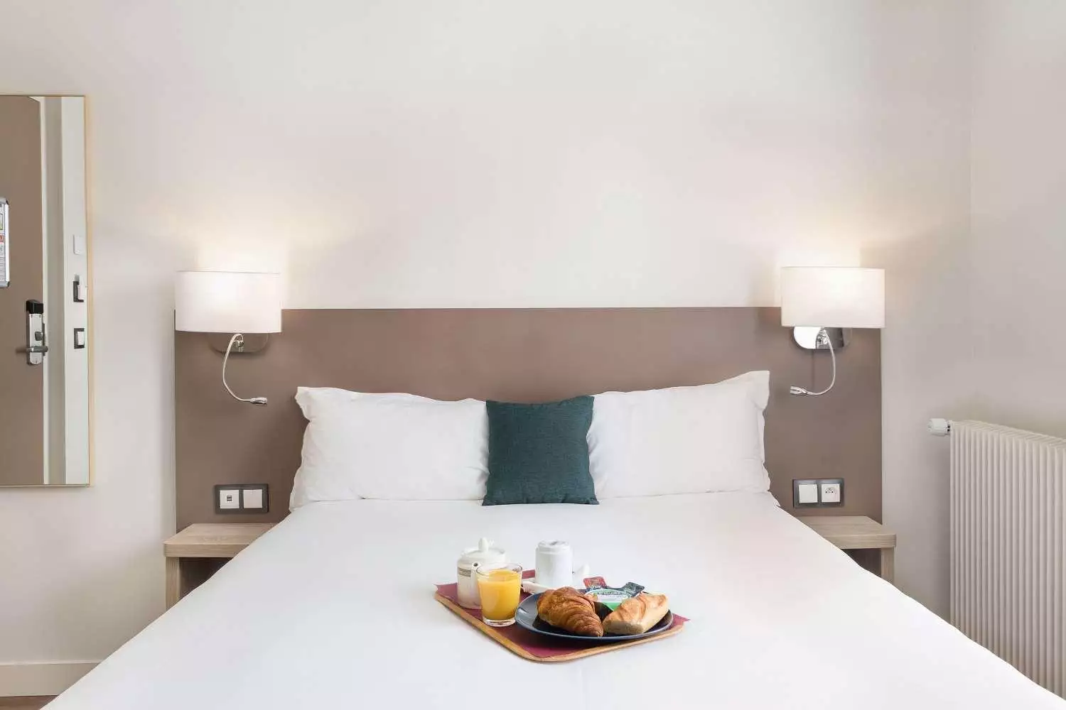 Alibaba https://cdn.alibaba.ir/ostorage/hotel-accommodation-images/6888d8a7ac13a7ed0d85f63b_Paris-Mederic-0.webp