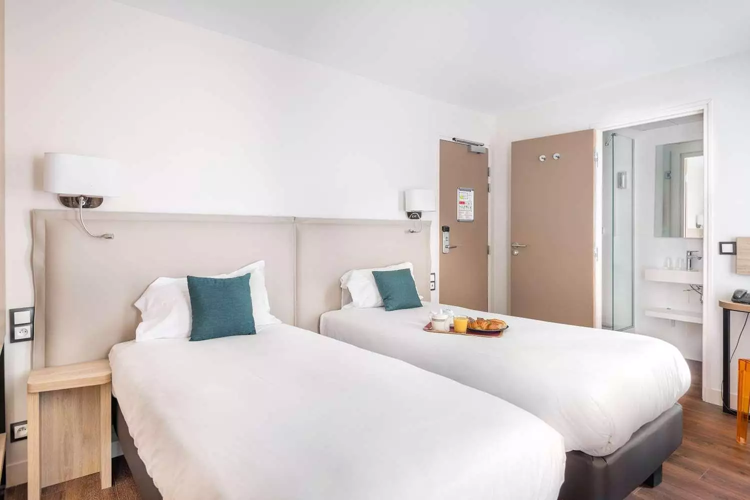 هتل Mederic پاریس