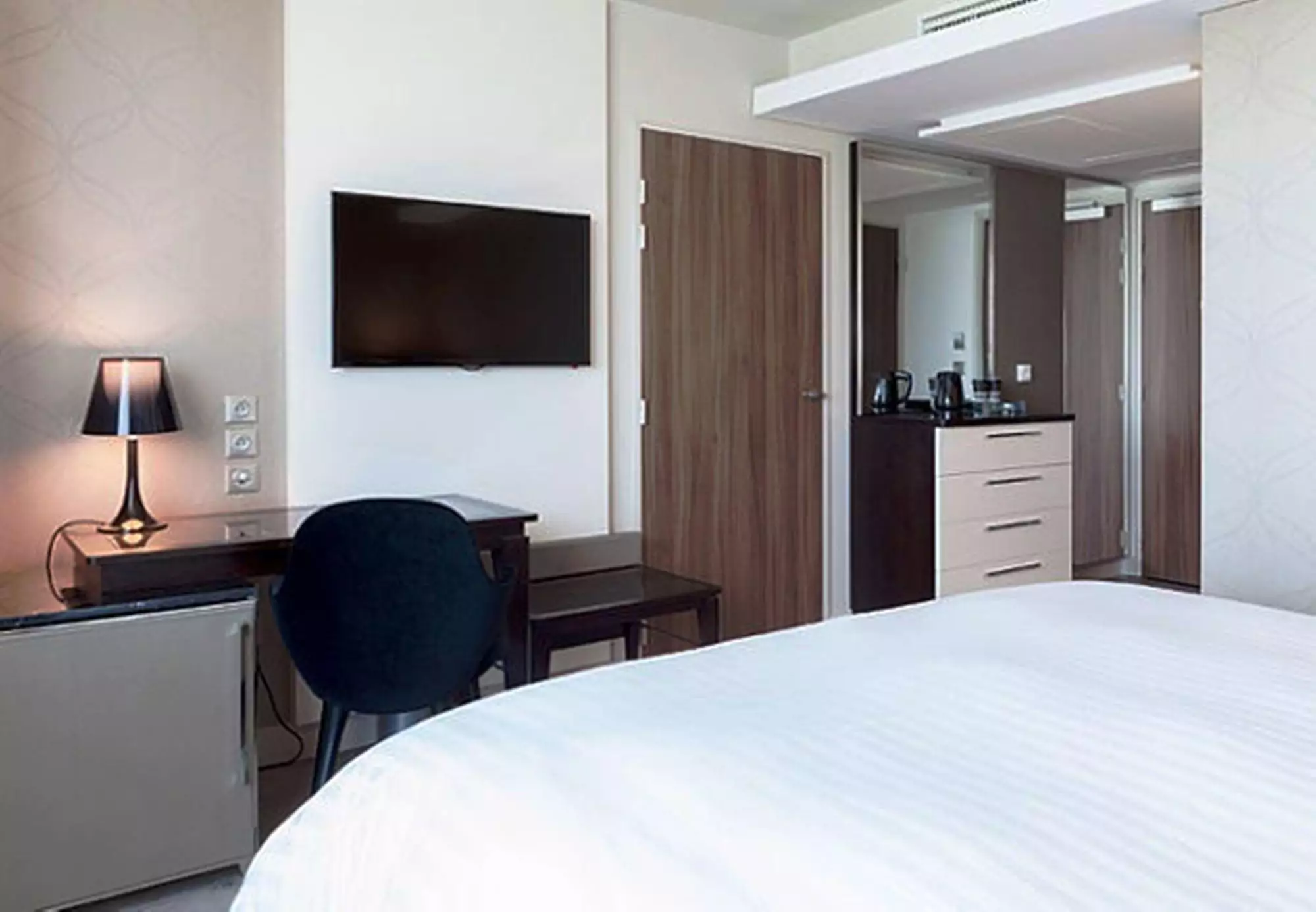 هتل AC Hotel Paris Porte Maillot پاریس