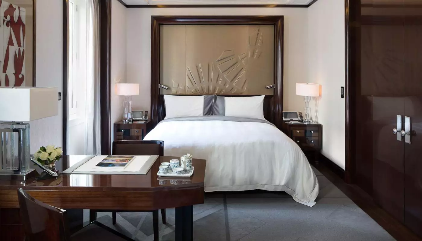 هتل پنینسولا پاریس پاریس