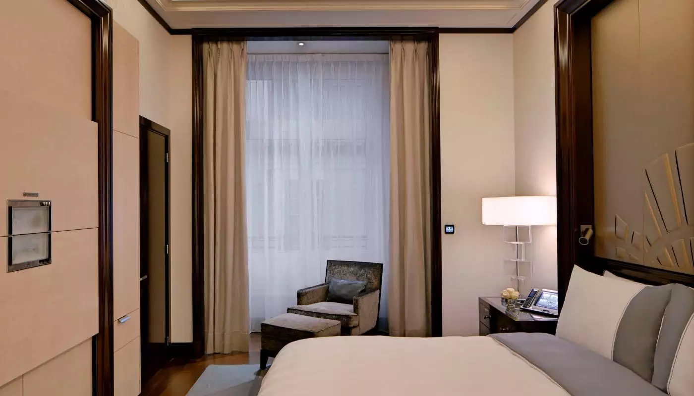 هتل پنینسولا پاریس پاریس