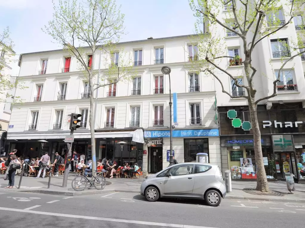 هتل Hipotel Paris Gambetta République پاریس