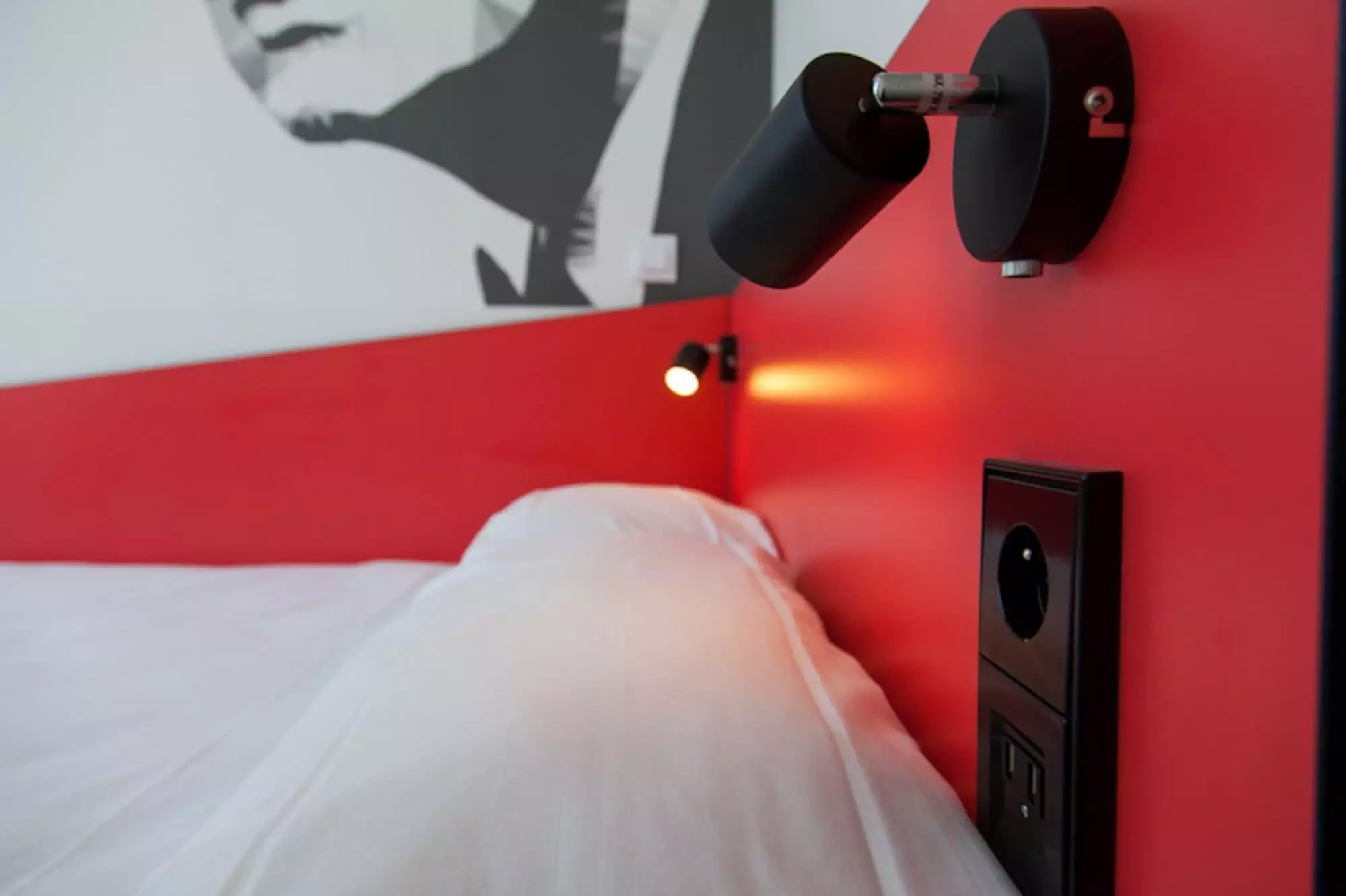 Alibaba https://cdn.alibaba.ir/ostorage/hotel-accommodation-images/6888de94ac13a7ed0d860573_Paris-St-Christopher-s-Budget-Hotel-Paris--Gare-du-Nord-0.webp