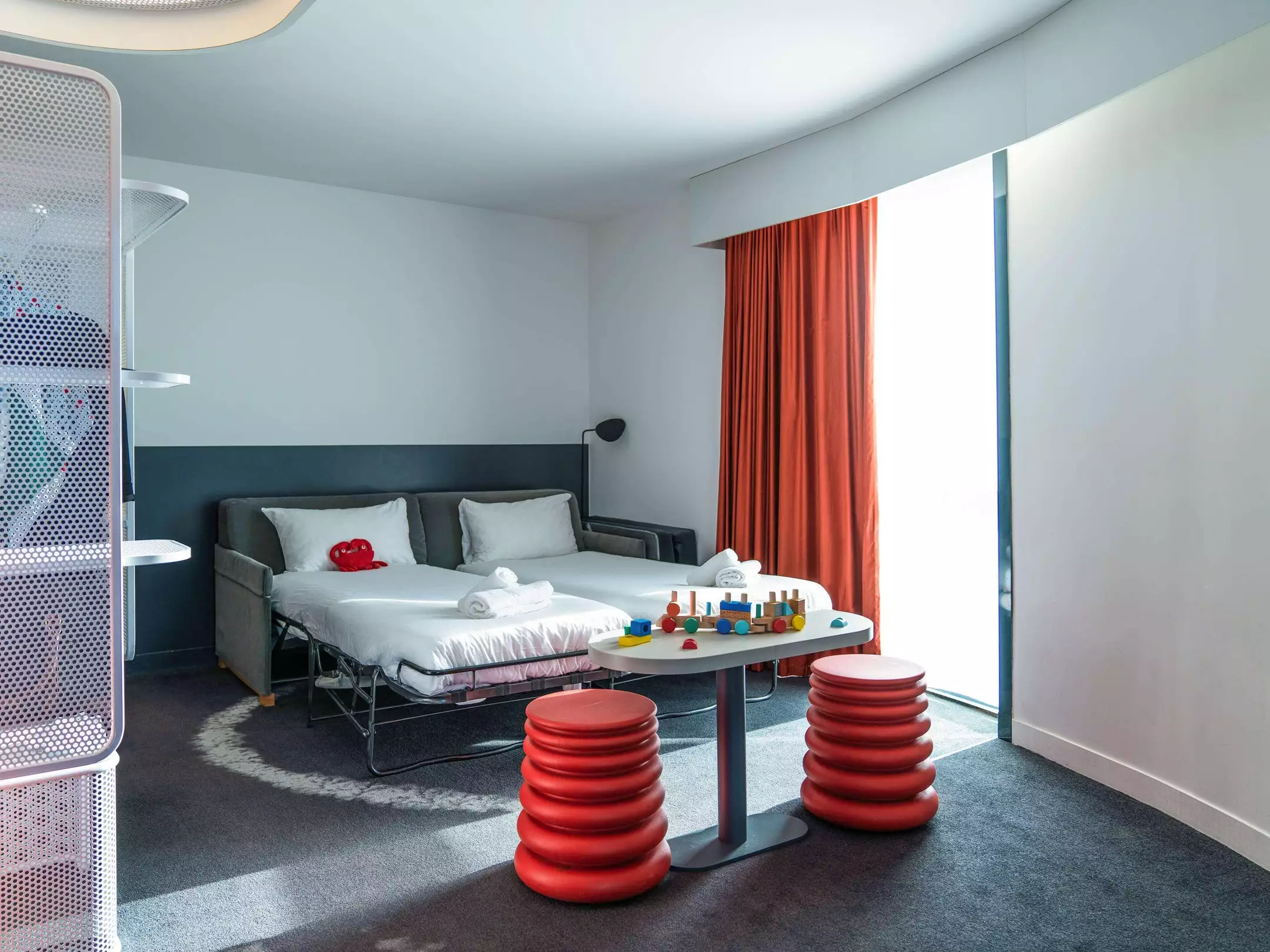 هتل Hotel ibis Styles Paris Charles de Gaulle Airport پاریس