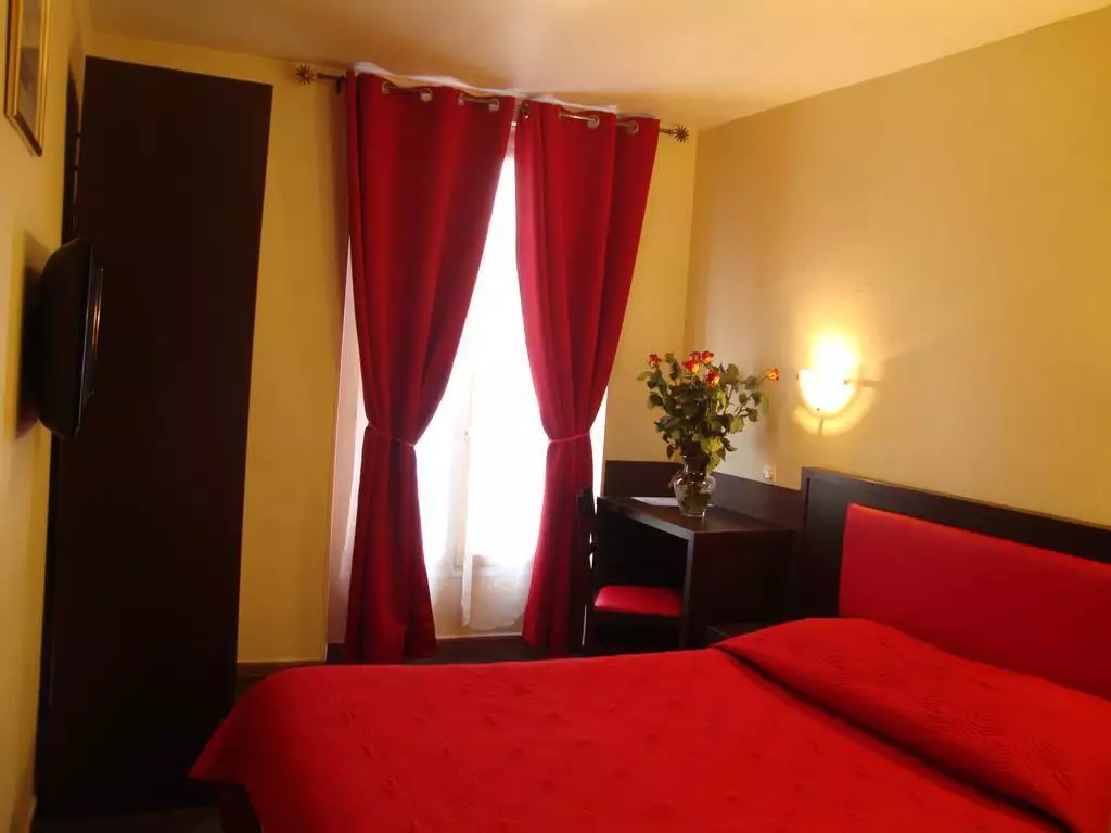 هتل Hotel de Belfort پاریس
