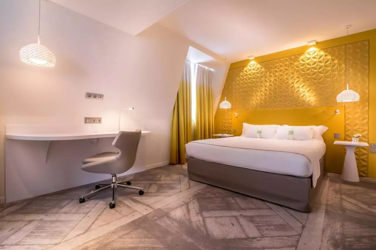 هتل هالیدی این گار د لست پاریس