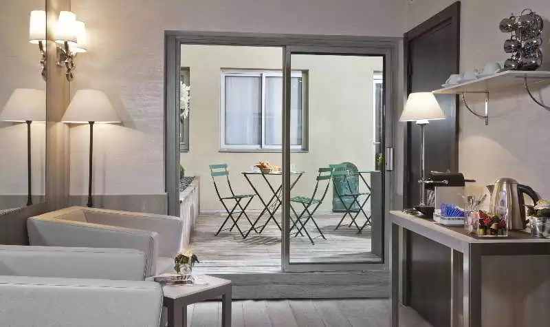 هتل Hotel Longchamp Elysees پاریس