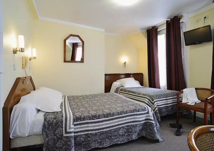 هتل Ambassadeur پاریس