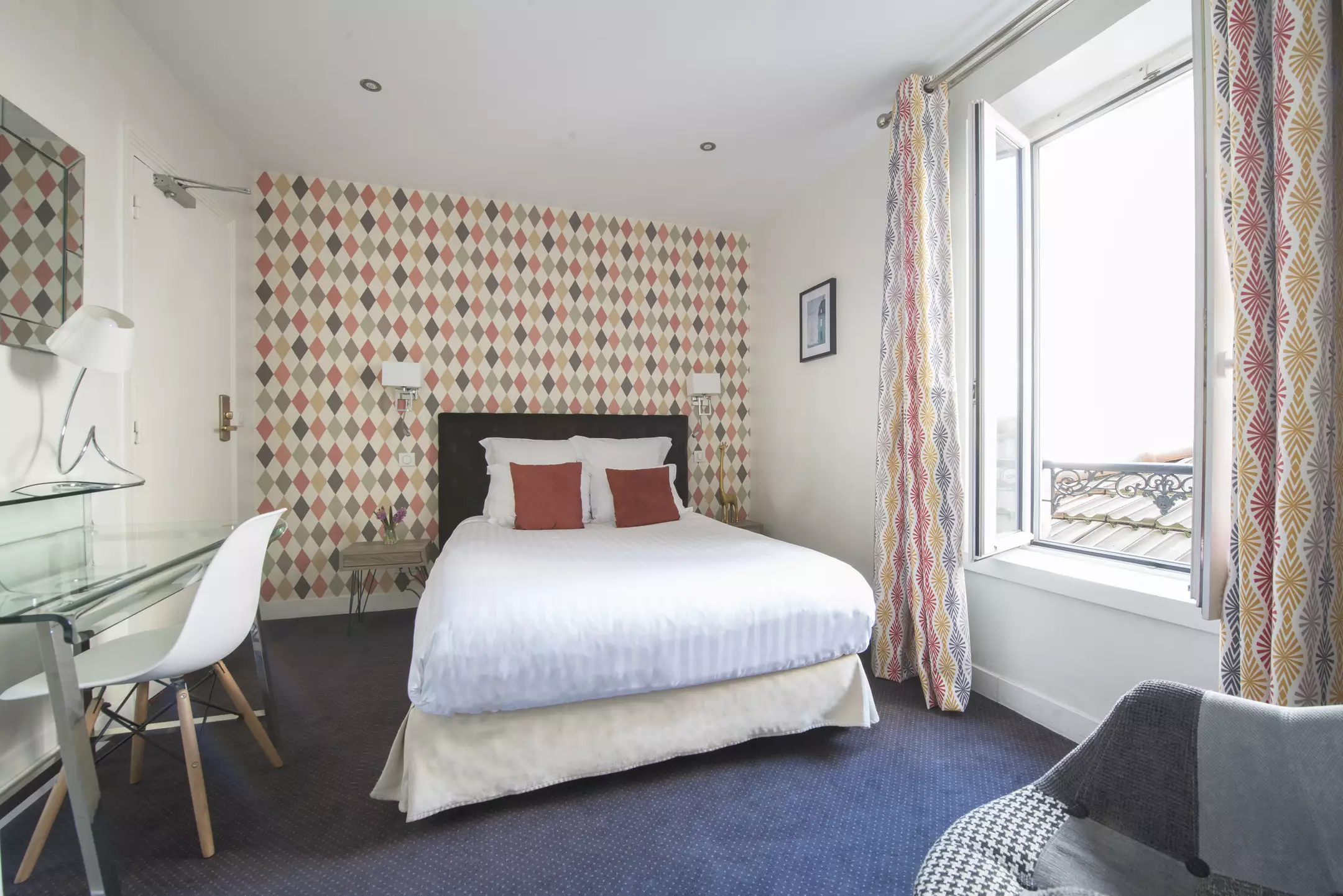 هتل Hôtel Des Batignolles پاریس