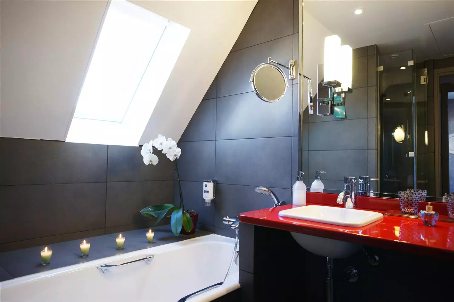 Alibaba https://cdn.alibaba.ir/ostorage/hotel-accommodation-images/6888e398ac13a7ed0d860fda_Paris-Jardin-de-Cluny-0.webp