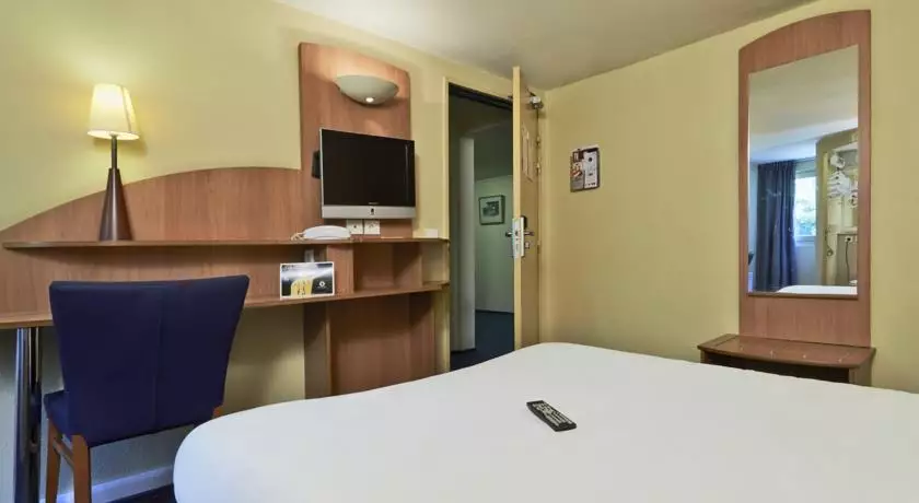 Alibaba https://cdn.alibaba.ir/ostorage/hotel-accommodation-images/6888e3eeac13a7ed0d8610b0_Paris-Greet-Hotel-Villeneuve-La-Garenne-0.webp