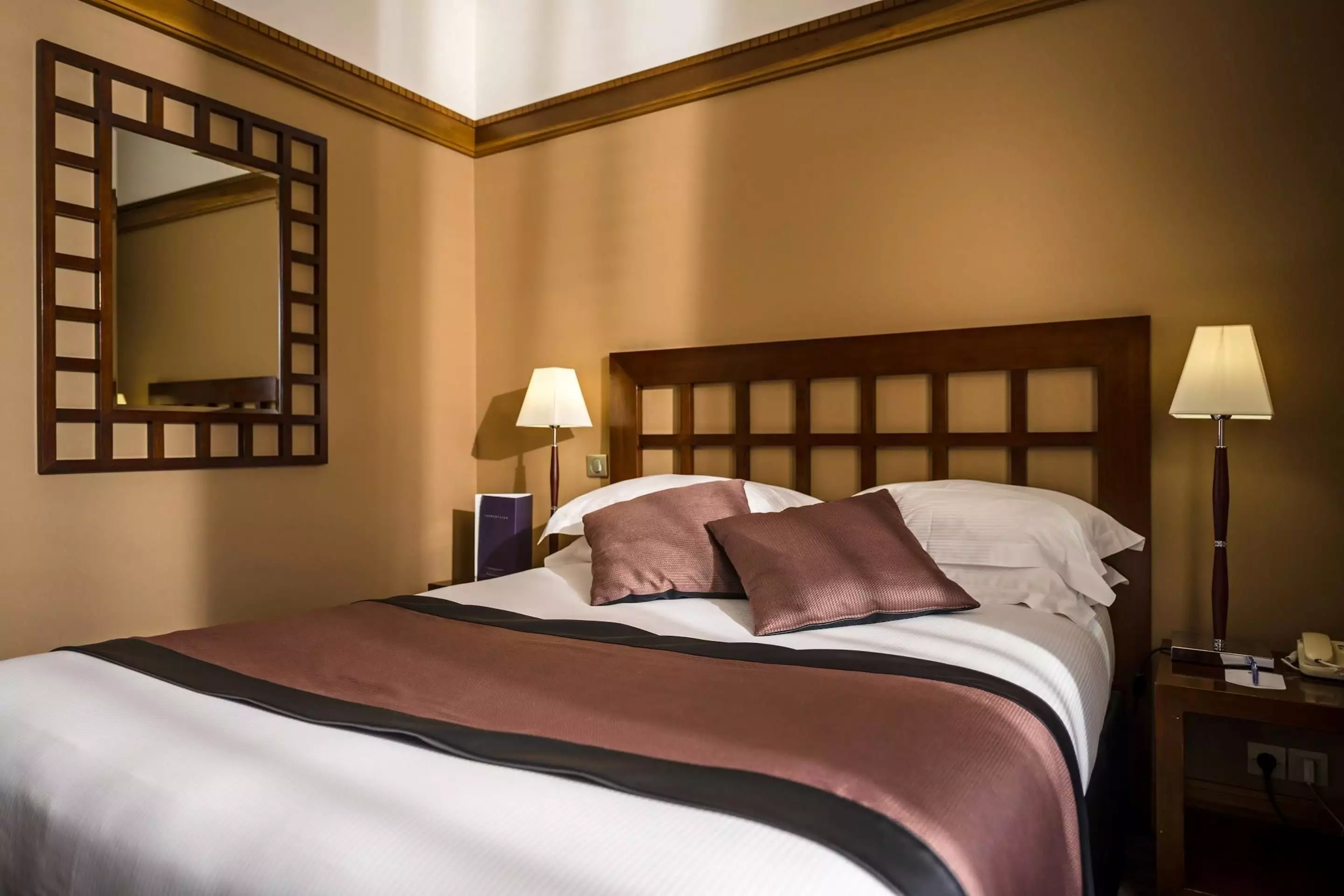 هتل Best Western Hotel Mercedes Arc de Triomphe پاریس