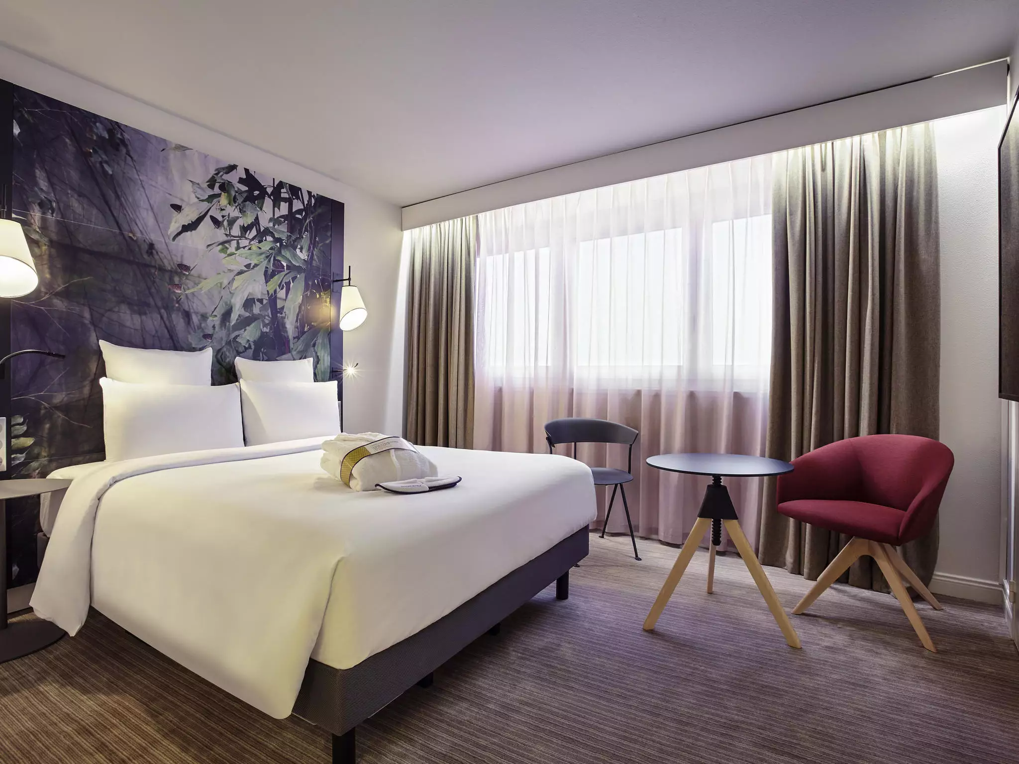 Alibaba https://cdn.alibaba.ir/ostorage/hotel-accommodation-images/6888e717ac13a7ed0d861753_Paris-H-tel-Mercure-Paris-La-D-fense-Grande-Arche-63.webp