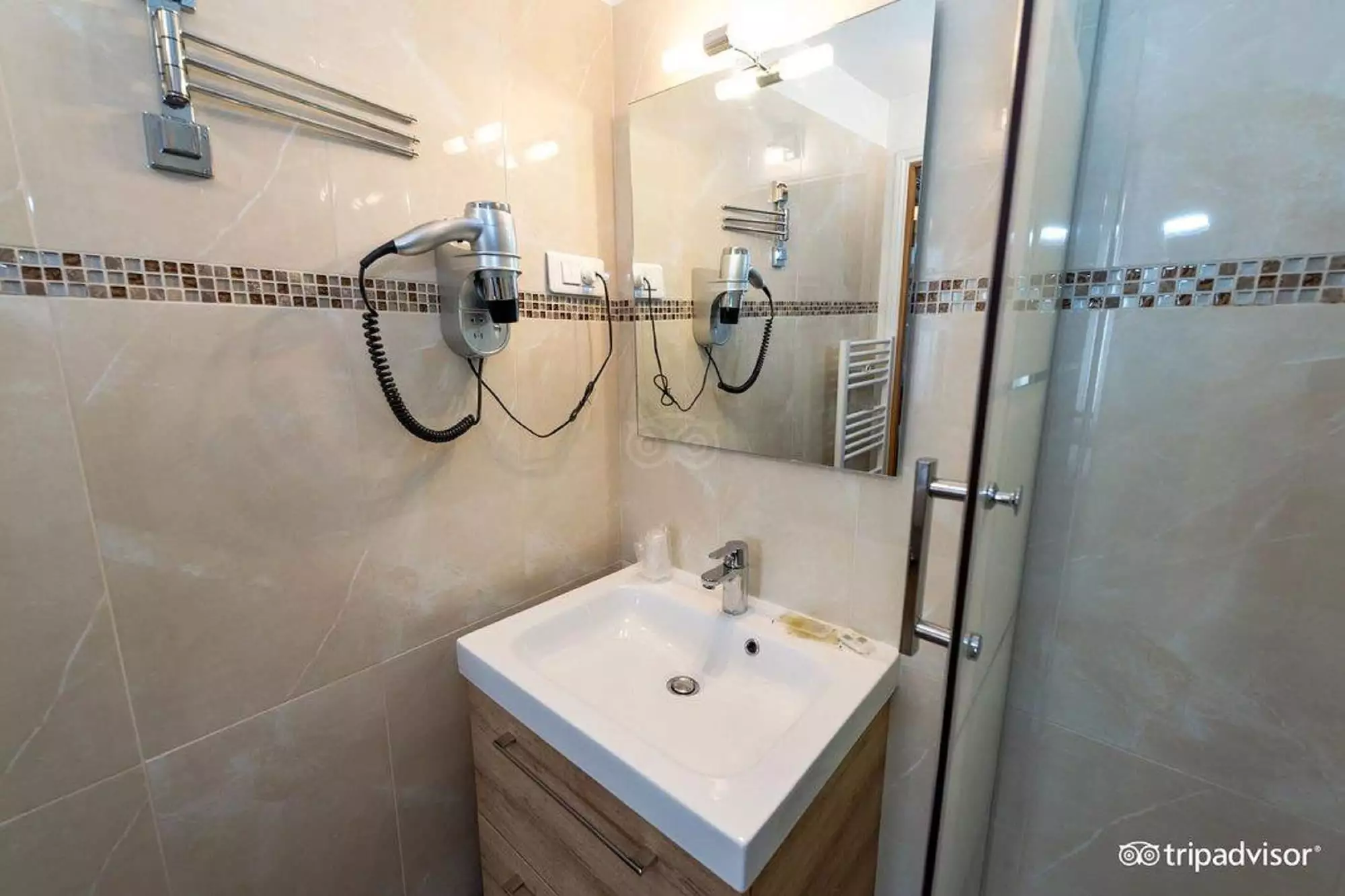 Alibaba https://cdn.alibaba.ir/ostorage/hotel-accommodation-images/6888e820ac13a7ed0d8619ac_Paris-Hotel-de-L-Union-0.webp