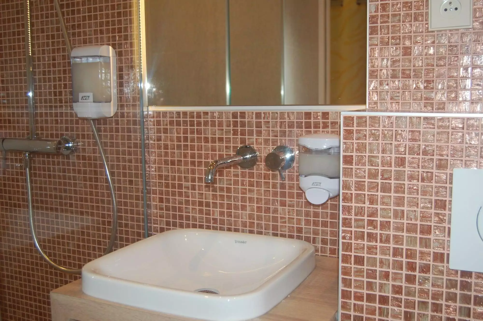 هتل Hotel Jean Bart پاریس