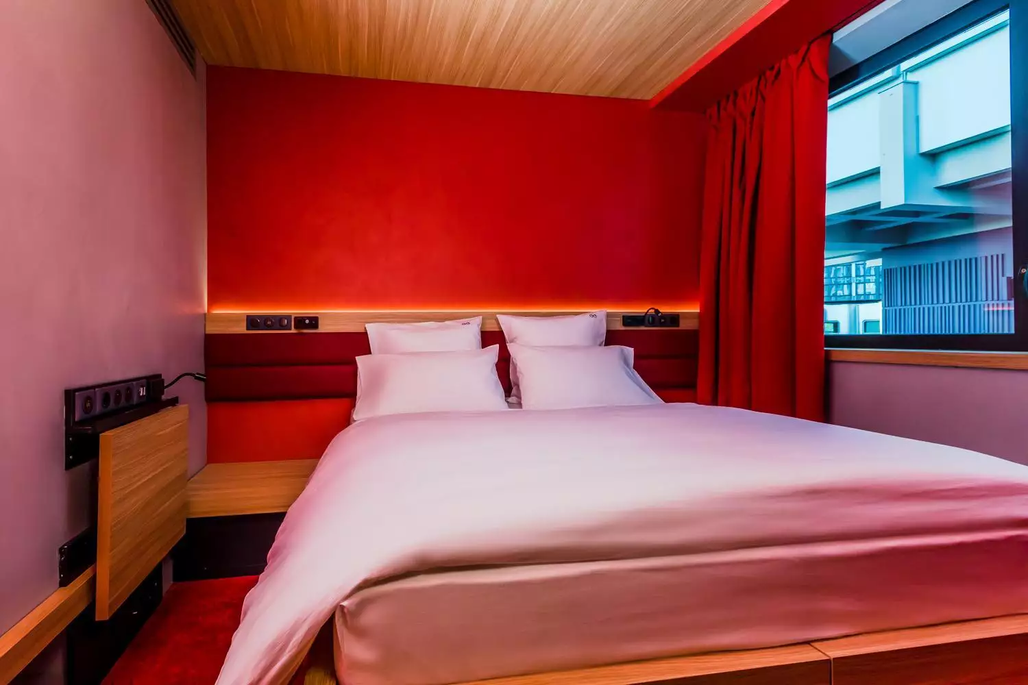 Alibaba https://cdn.alibaba.ir/ostorage/hotel-accommodation-images/6888e8d3ac13a7ed0d861b99_Paris-Yooma-Urban-Lodge-0.webp