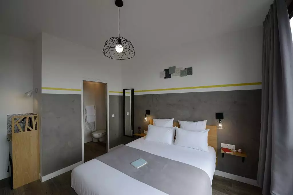 Alibaba https://cdn.alibaba.ir/ostorage/hotel-accommodation-images/6888e9a6ac13a7ed0d861dc5_Paris-Hotel-Terre-Neuve-0.webp