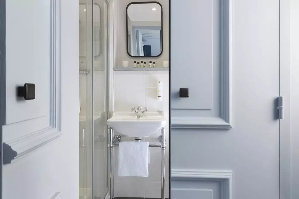 Alibaba https://cdn.alibaba.ir/ostorage/hotel-accommodation-images/6888ea17ac13a7ed0d861eee_Paris-Hotel-Celeste-0.webp