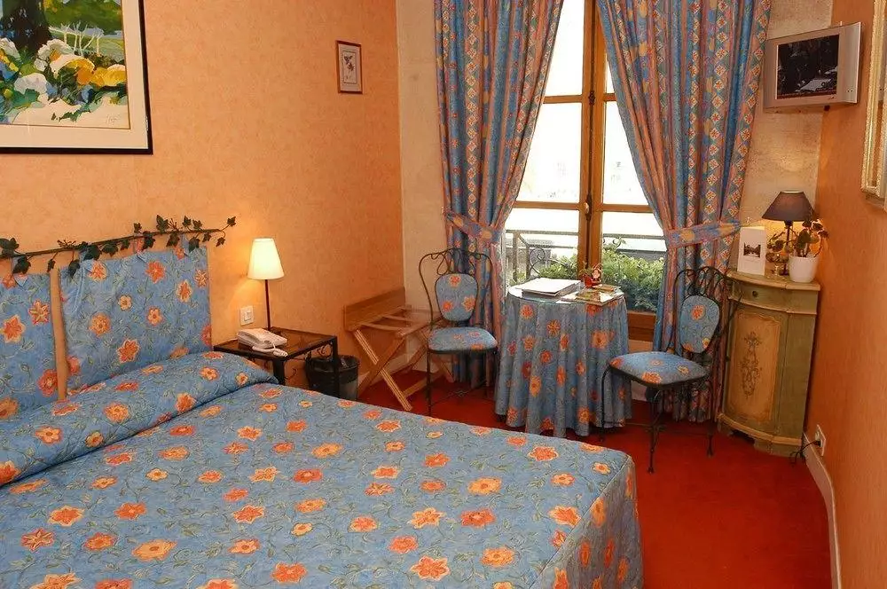 هتل Rives de Notre Dame پاریس