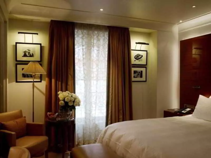 هتل Hotel Montaigne Paris پاریس