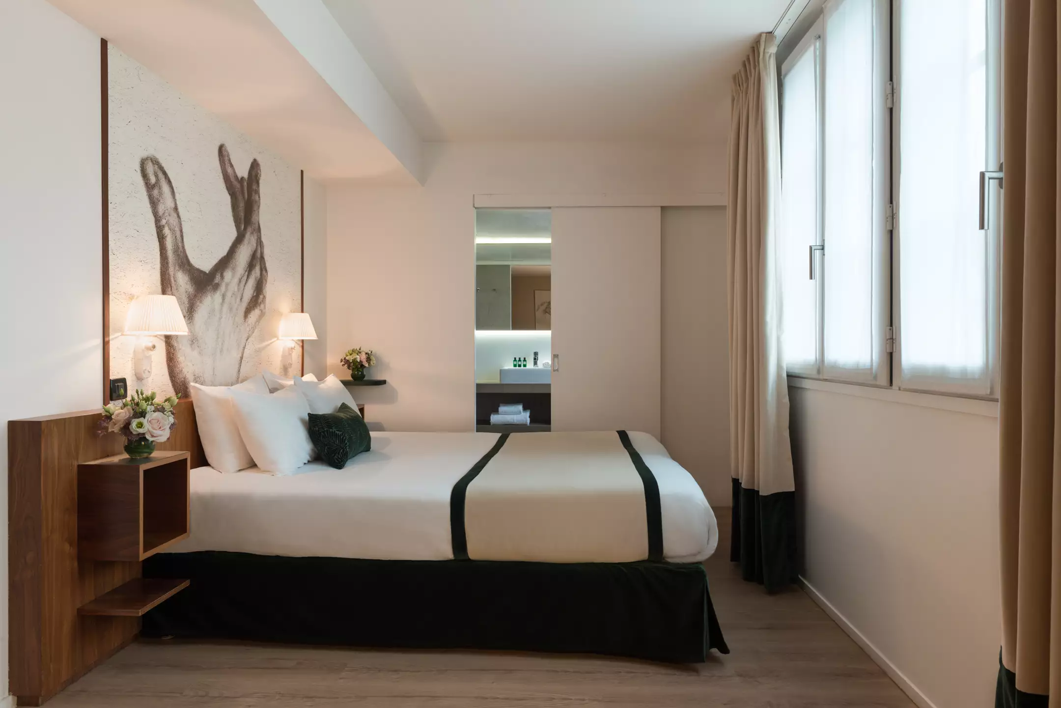 Alibaba https://cdn.alibaba.ir/ostorage/hotel-accommodation-images/6888f34cac13a7ed0d863251_Paris-Monna-Lisa-0.webp