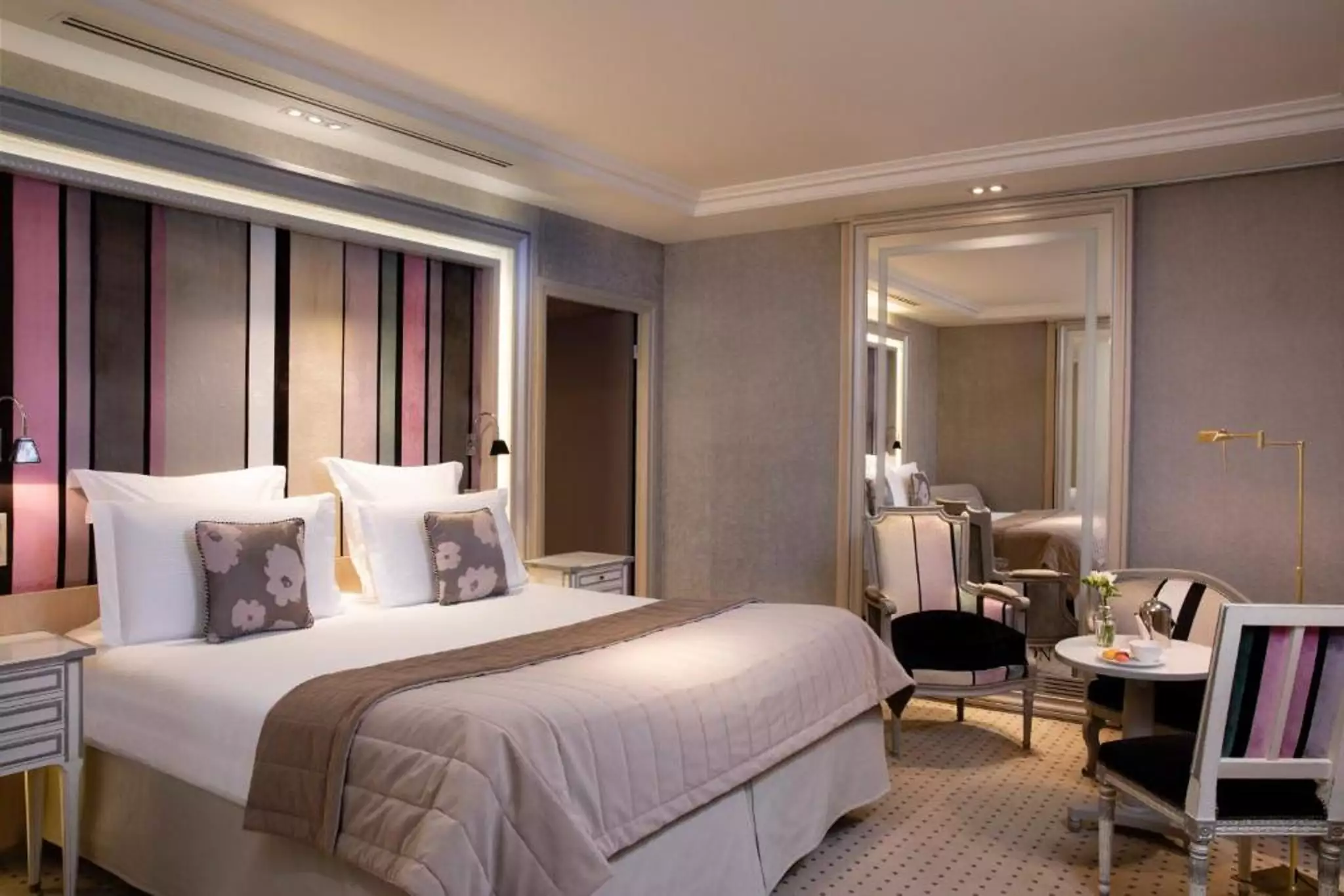 Alibaba https://cdn.alibaba.ir/ostorage/hotel-accommodation-images/6888f3bdac13a7ed0d863305_Paris-Madison-0.webp