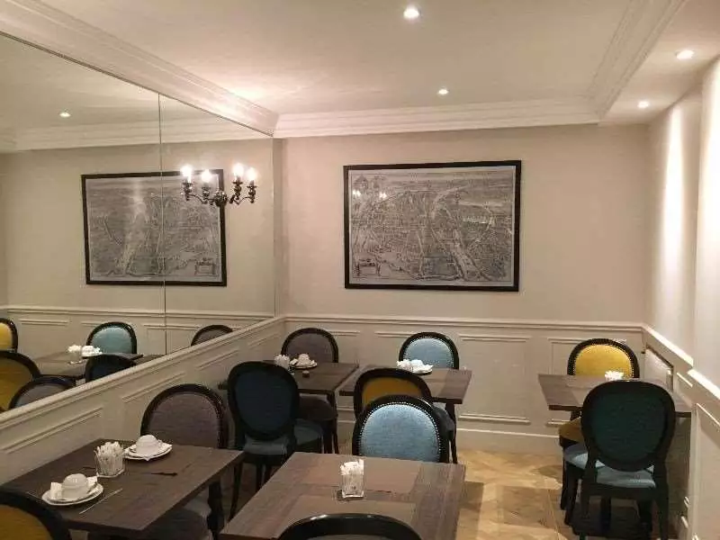 هتل Saint Christophe پاریس