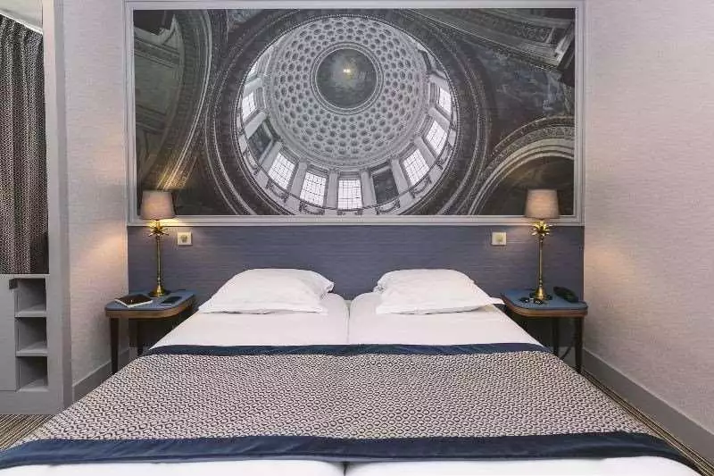 هتل Saint Christophe پاریس