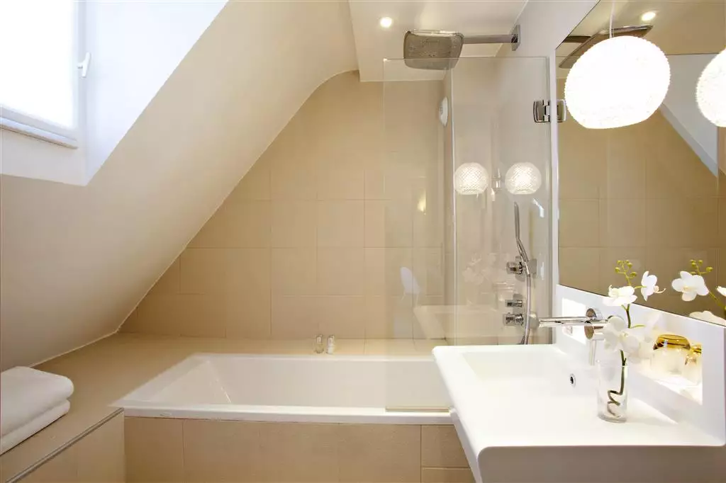 Alibaba https://cdn.alibaba.ir/ostorage/hotel-accommodation-images/6888f5bcac13a7ed0d8636a3_Paris-H-tel-Elys-e-Secret-0.webp