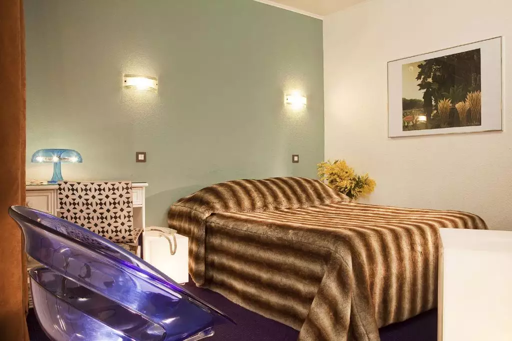 هتل Le Hameau de Passy پاریس