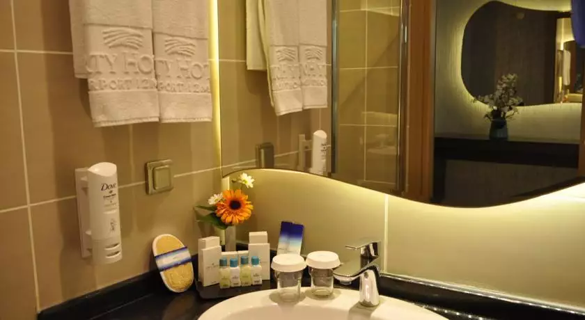 Alibaba https://cdn.alibaba.ir/ostorage/hotel-accommodation-images/6888f8cfac13a7ed0d863d76_Izmir-Orty-Airport-0.webp