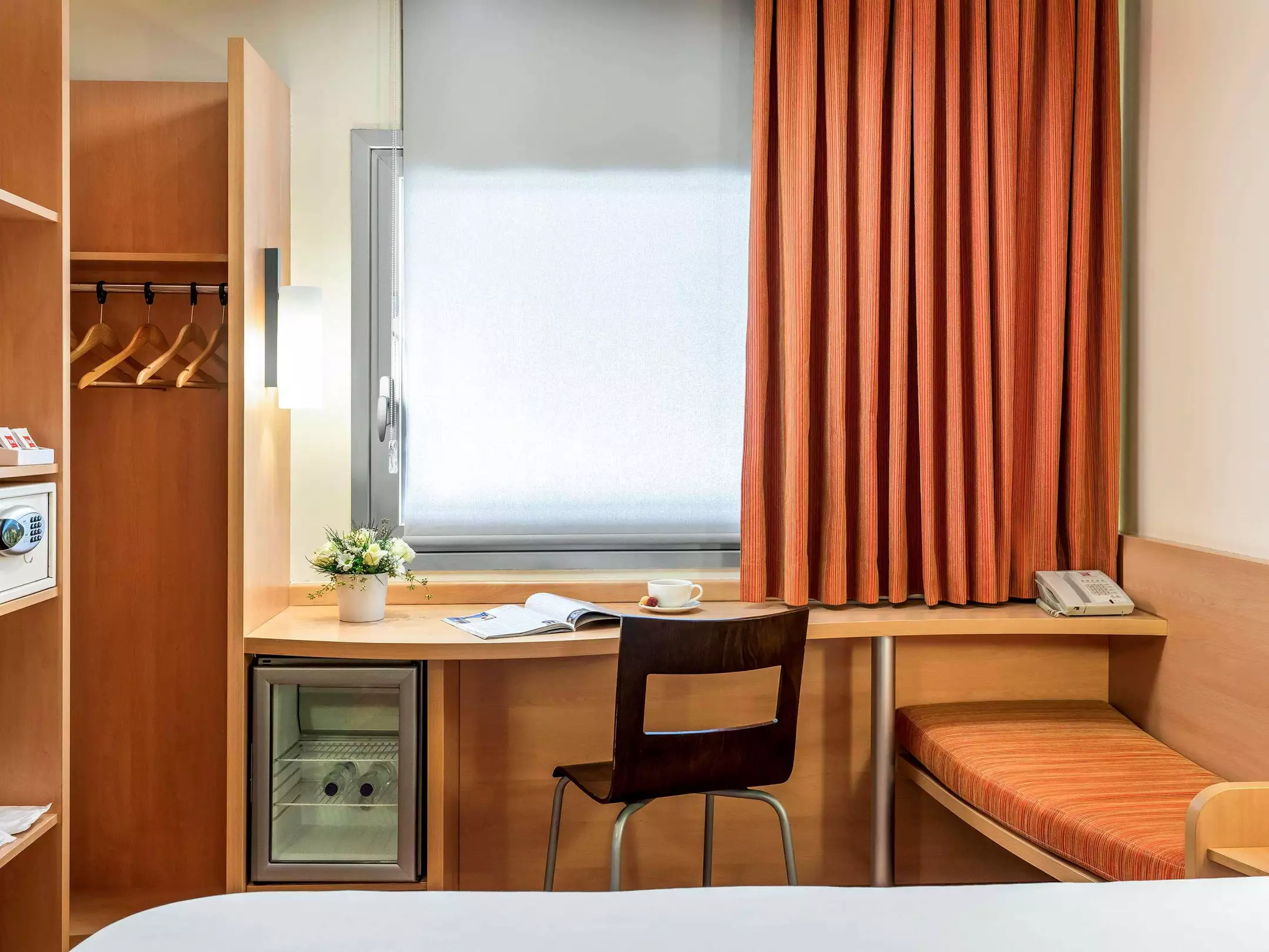 Alibaba https://cdn.alibaba.ir/ostorage/hotel-accommodation-images/6888f8f1ac13a7ed0d863ddd_Izmir-Ibis-Izmir-Alsancak-0.webp