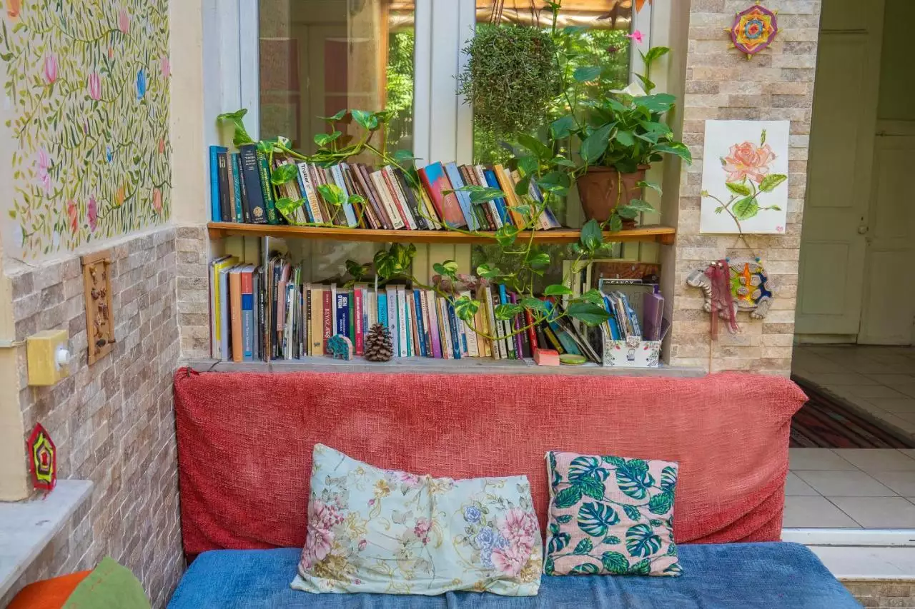 هتل هاستل لوتوس گاردن ازمیر