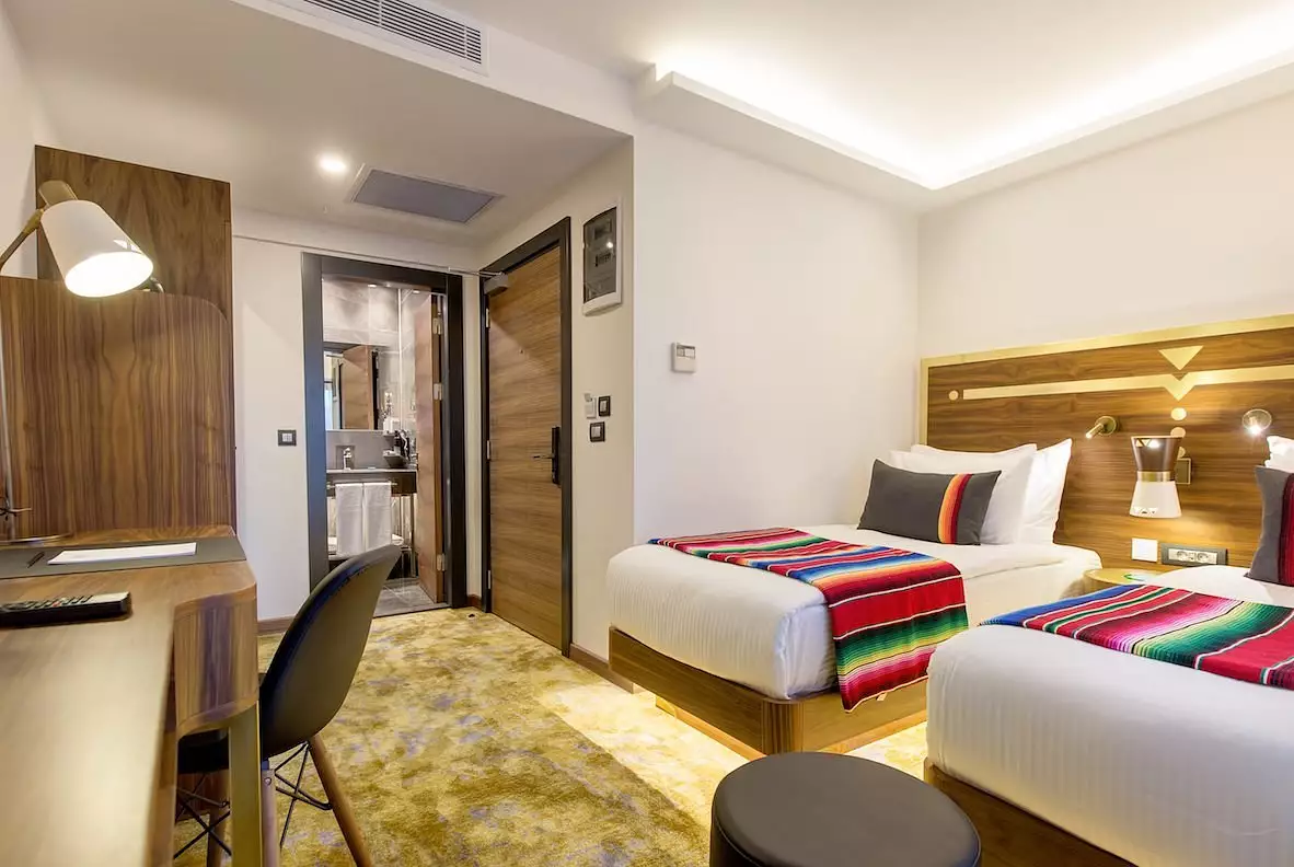https://cdn.alibaba.ir/ostorage/hotel-accommodation-images/6888fbeeac13a7ed0d8643cf_Izmir-HAY-Alsancak-3.webp