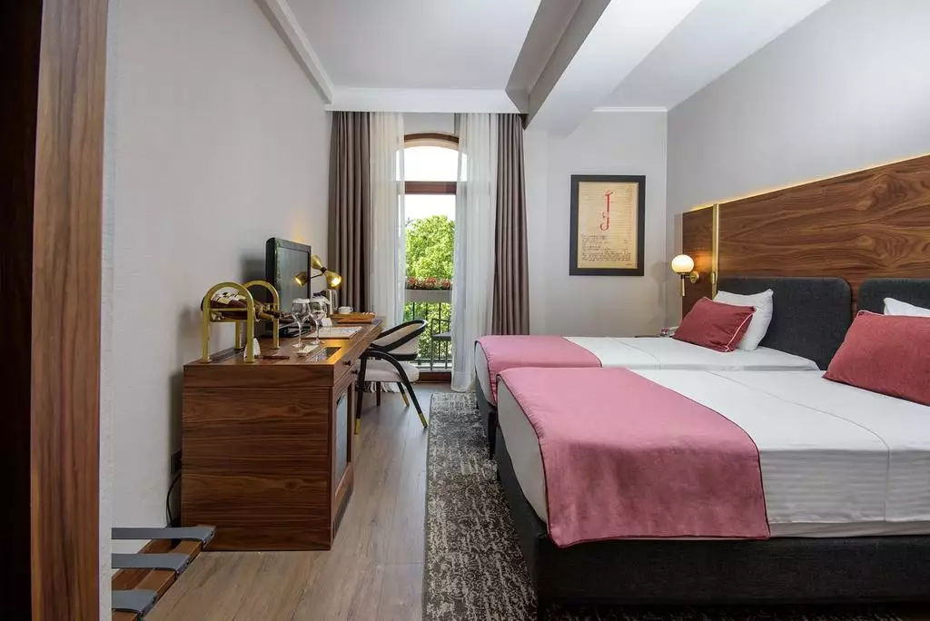 Alibaba https://cdn.alibaba.ir/ostorage/hotel-accommodation-images/6888fe2fac13a7ed0d8648a7_Tbilisi-Tiflis-Palace-0.webp