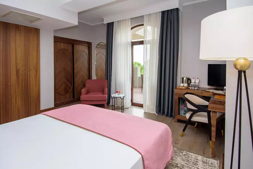 هتل Tiflis Palace تفلیس