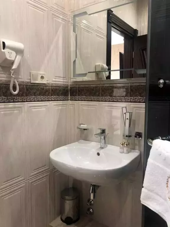 Alibaba https://cdn.alibaba.ir/ostorage/hotel-accommodation-images/6888ff90ac13a7ed0d864cf2_Tbilisi-Neapol-boutique-hotel-0.webp