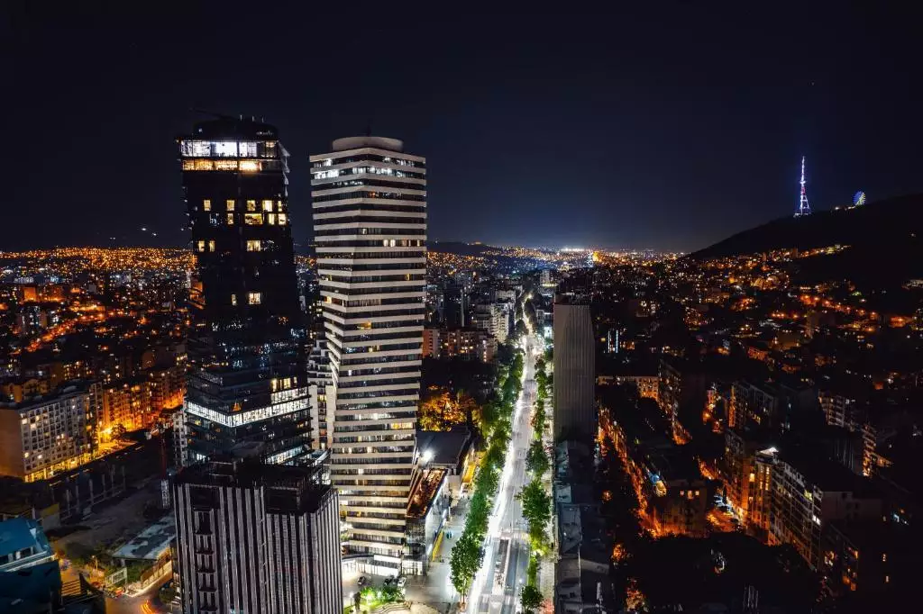 Alibaba https://cdn.alibaba.ir/ostorage/hotel-accommodation-images/68890232ac13a7ed0d8654b9_Tbilisi-Pullman-Axis-Towers-0.webp