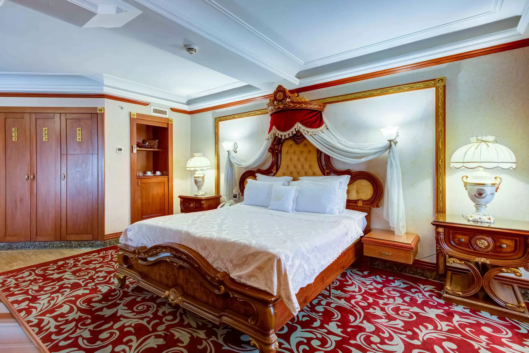 هتل گلدن پالاس (قصر طلایی) مشهد