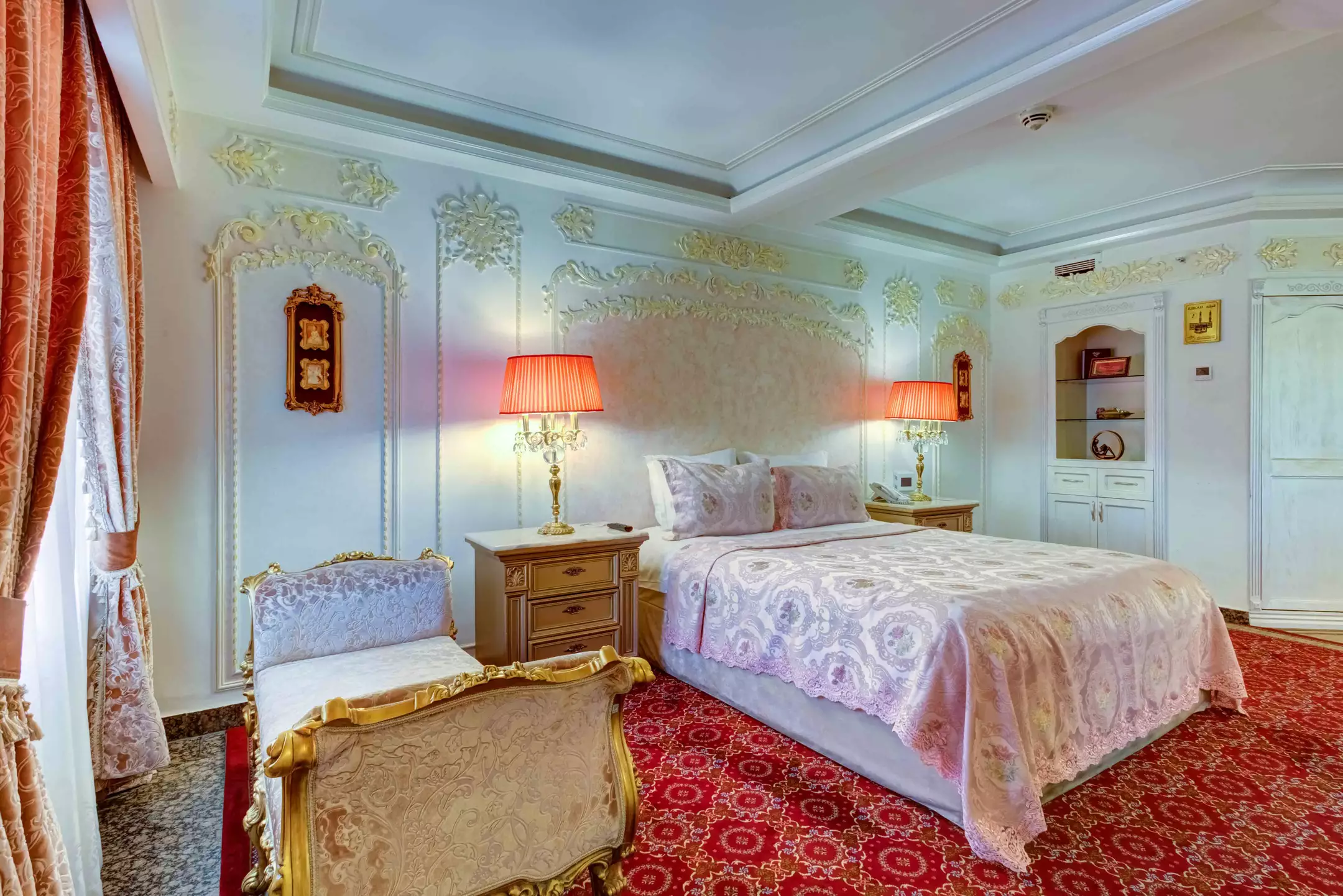 هتل گلدن پالاس (قصر طلایی) مشهد