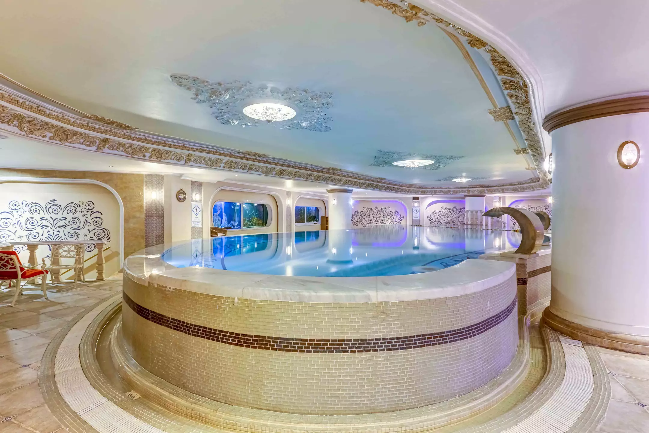 هتل گلدن پالاس (قصر طلایی) مشهد