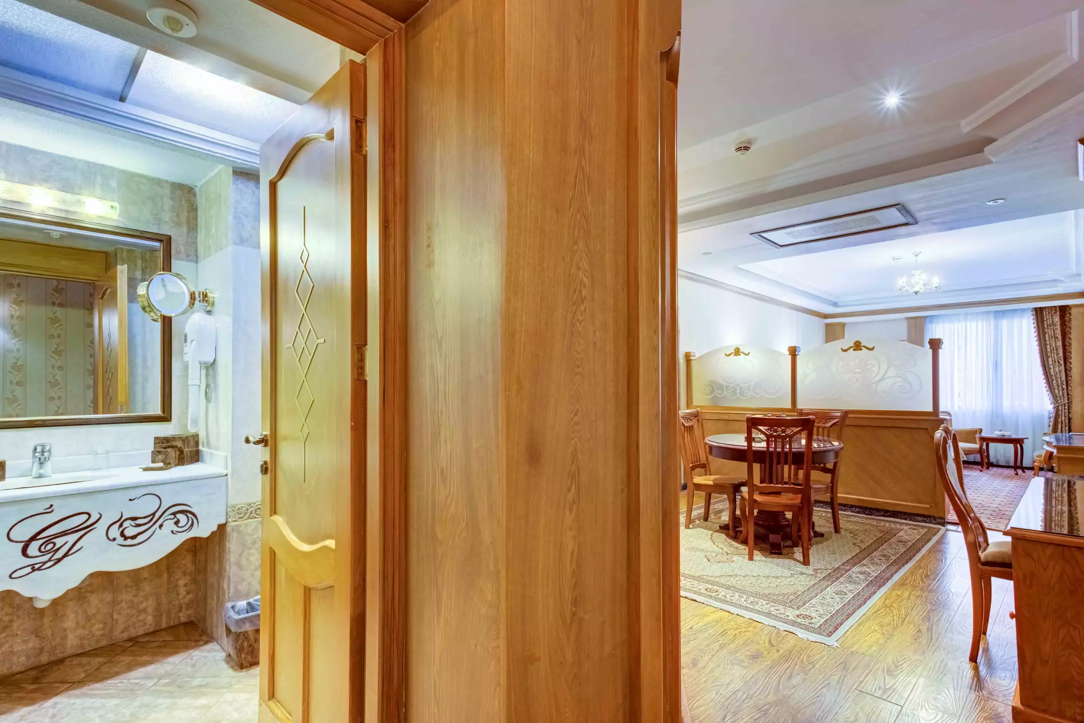 Alibaba https://cdn.alibaba.ir/ostorage/hotel-accommodation-images/68ca9db3ac13a7ed0d865e3a_سنیور-سوییت-(1).webp