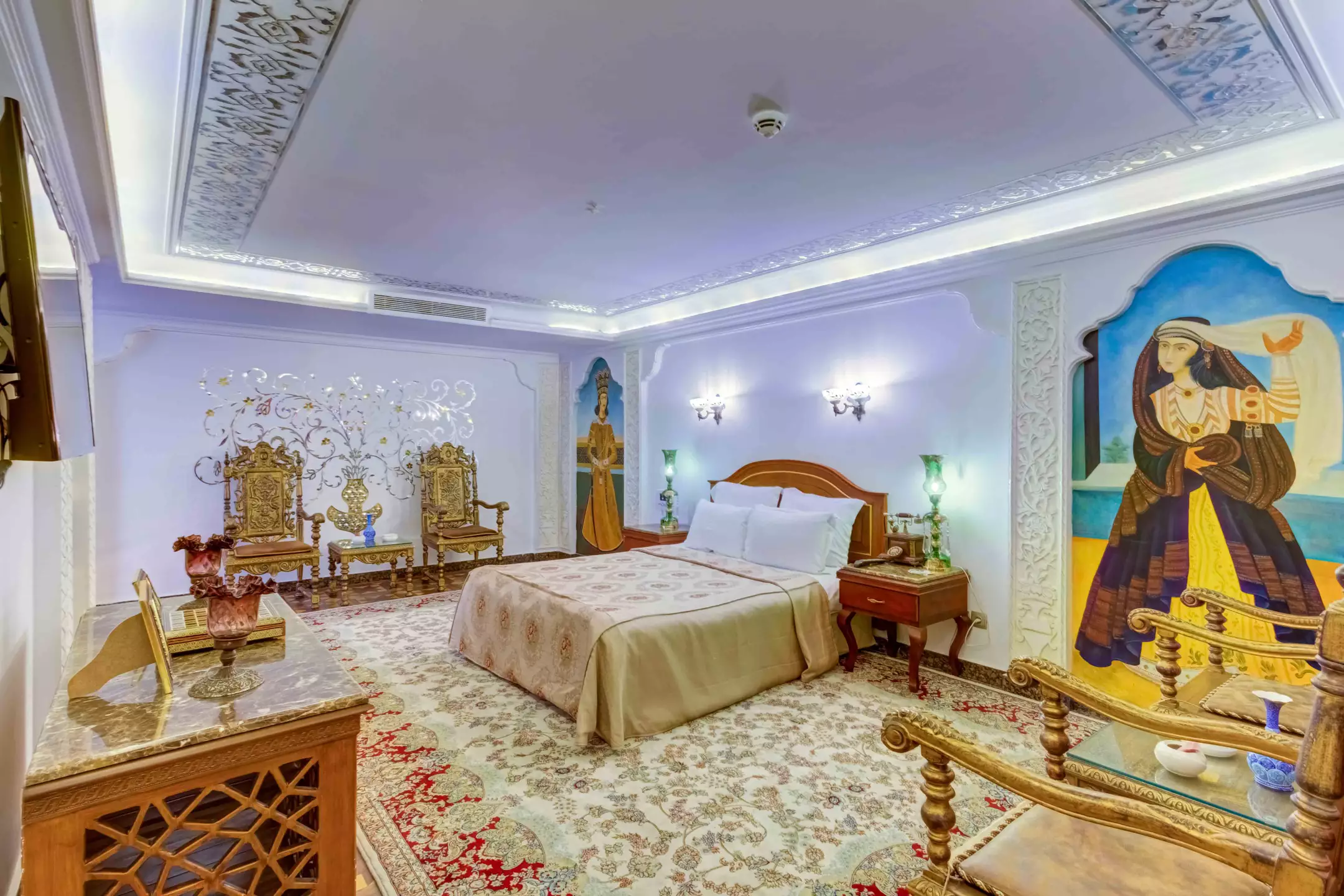 Alibaba https://cdn.alibaba.ir/ostorage/hotel-accommodation-images/68ca9db4a1e6f83605b7e3ce_سوییت-قاجار-(2).webp