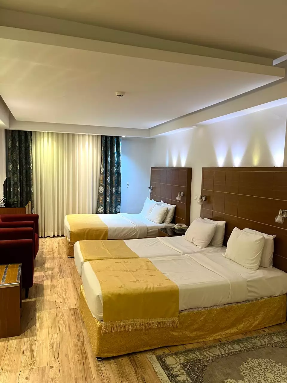 Alibaba https://cdn.alibaba.ir/ostorage/hotel-accommodation-images/691c4438a1e6f83605b7ead4_فامیلی.webp