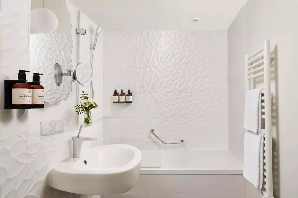 هتل هالیدی این گار د لست پاریس