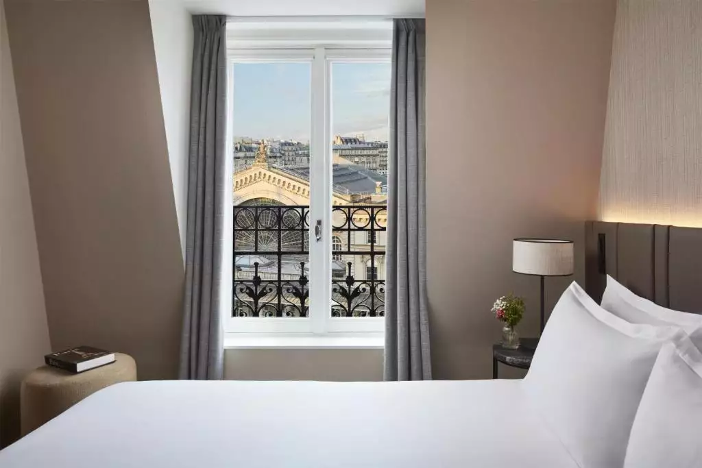 هتل هالیدی این گار د لست پاریس