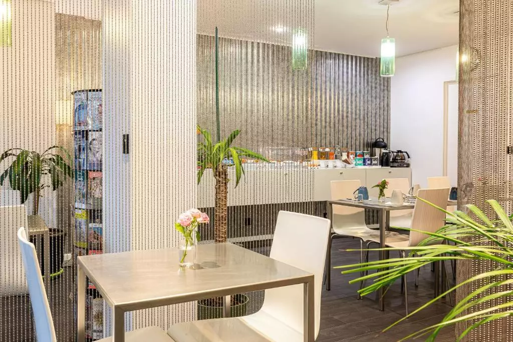 Alibaba https://cdn.alibaba.ir/ostorage/hotel-accommodation-images/69302b22a1e6f83605b7ecce_406314625.webp