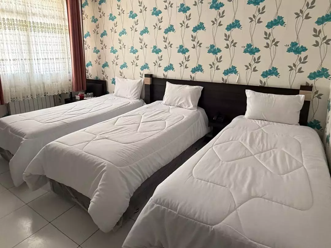 Alibaba https://cdn.alibaba.ir/ostorage/hotel-accommodation-images/6947dae342794e78685ec5ce_3تخته.webp