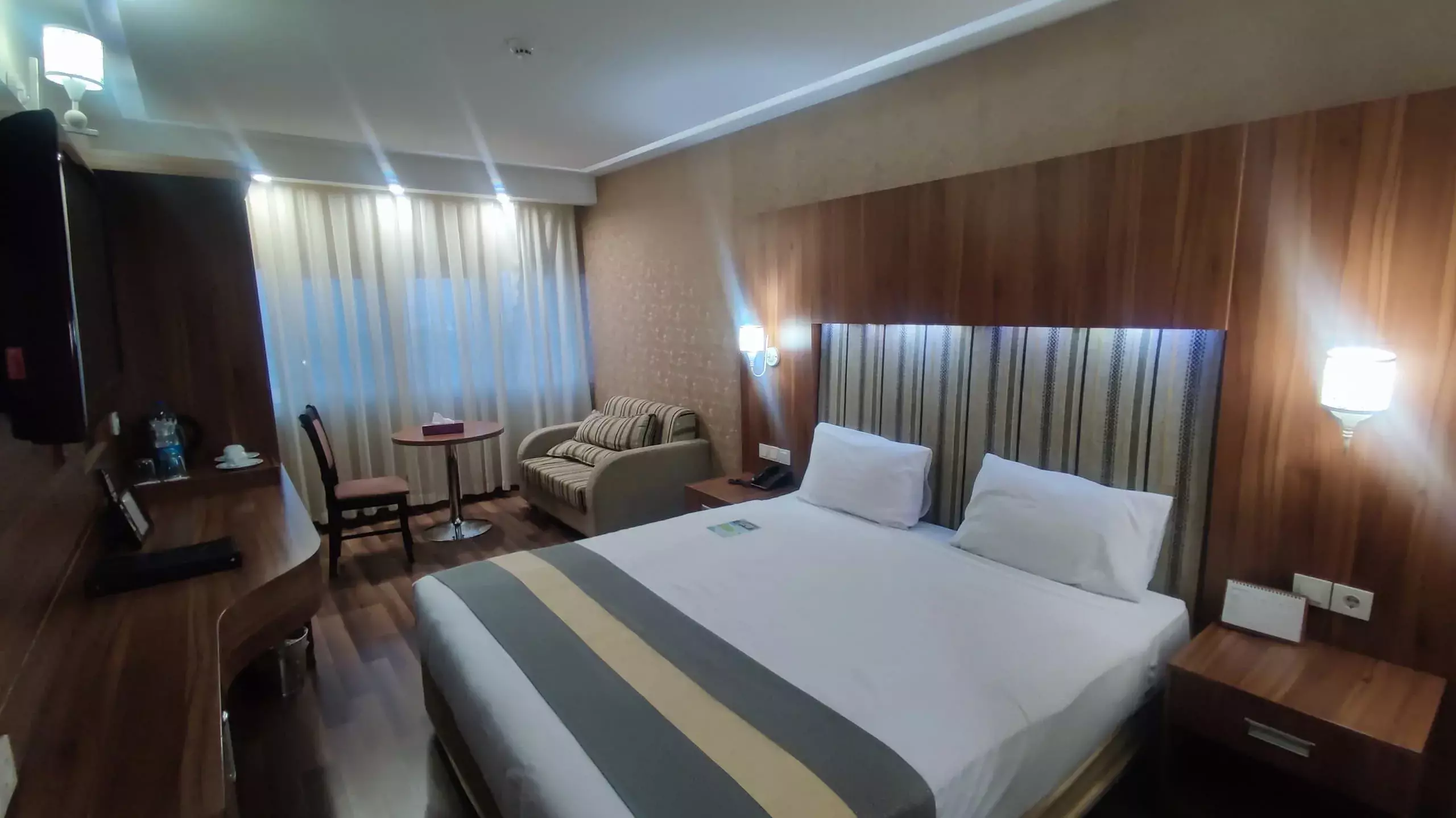 هتل پارسیان همدان