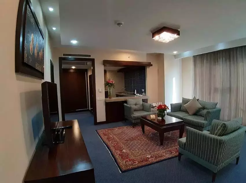 Alibaba https://cdn.alibaba.ir/ostorage/hotel-accommodation-images/696752ce46ae9d8e6fb49a16_رویال.webp